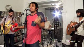 Young The Giant - &quot;Strings&quot; (Studio Session) LIVE