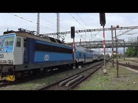 Příjezd 163 088 na Os 9948 do žst. Praha-Smíchov