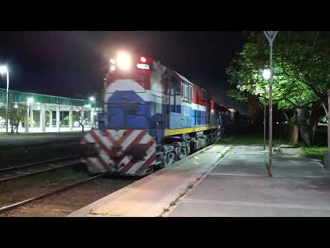 Alco (8253)+ Gr-12 (6596) con un Tren Cargado a su paso por "Estación Fernández" en plena noche 🚂🌃