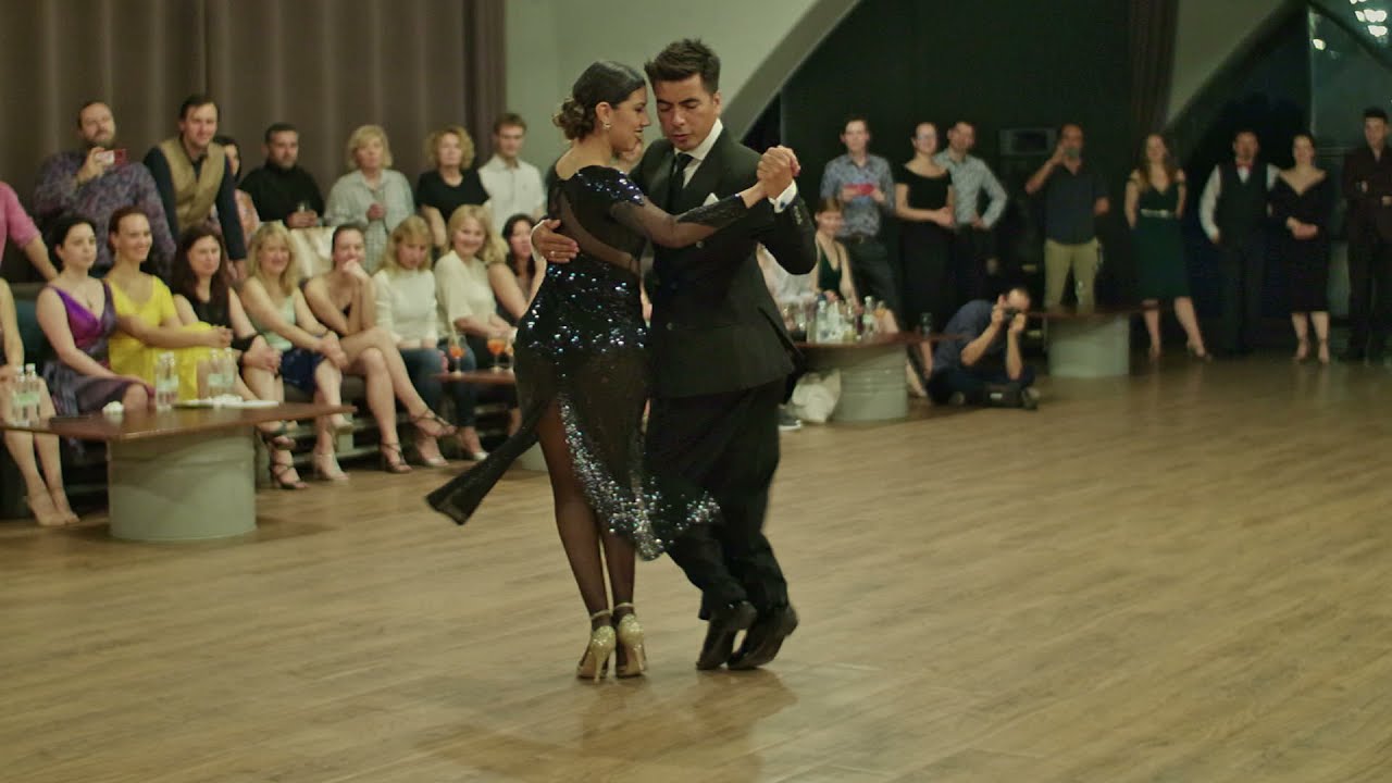 Roxana Suarez and Sebastian Achaval – Oro de ley by Juan D'Arienzo. 3/4 #SebastianyRoxana