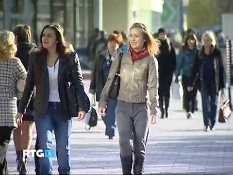 Krankheit HWS Symptome und Behandlung Eine Beule auf dem Zehengelenk war