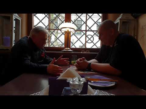 rozmowa Wini i Pan Bolek - właściciel restauracji Na Kuncu Korytarza