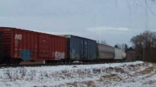 preview picture of video 'NS Action at the Klines Lane Grade Crossing--Emmaus, PA 1/3/10'