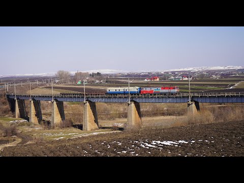 [4K] CFR Infrastructura train with CFR Marfa EA 685 over Dragoiesti viaduct [March, 2021]