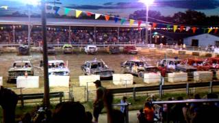 preview picture of video 'Hillsboro MO Demolition Derby 2011 - Main a'