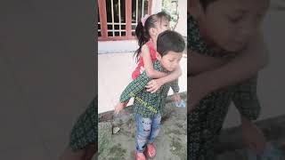 Download lagu Minta gendong kakak mp3