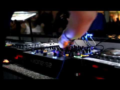 S.P.Y feat. MC Lowqui @ Ripping - Sun and Bass 03/09/2012 (Part 2/4)