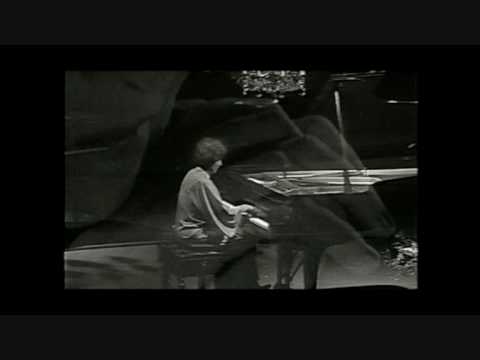 MAGDA TAGLIAFERRO playing DEBUSSY POISSON D´OR ( LIVE!  92 y old)