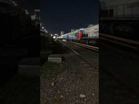 MTF-3300 n° MF-105 con tren de pasajeros a Bragado por PAN Ruiz de los Llanos de Villa Luro