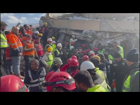 Turkey detains building contractors as quake deaths pass 33K