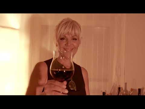 MARINA TOMAŠEVIĆ "GORKA JE MASLINA" / VINOREL