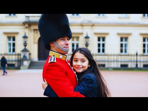 Wenn die Königliche Garde in Rührenden Momenten mit Besonderen Kindern Mitgefühl Zeigt!