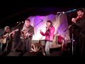 "Chères joues roses" par Cajun Experience.