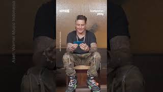 Download lagu Momen Synyster Gates Coba Nyanyi 'Dear God' Versi Bahasa Indonesia mp3 Download lagu Momen Synyster Gates Coba Nyanyi 'Dear God' Versi Bahasa Indonesia mp3