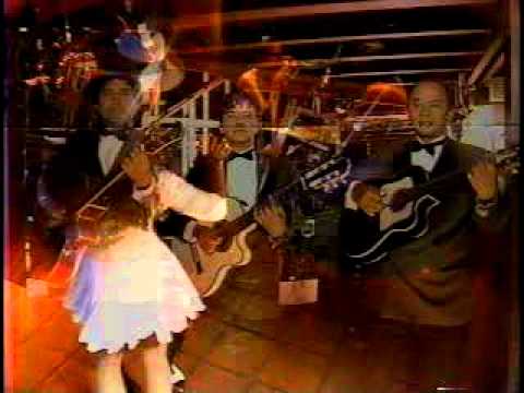 ANDRÉ BARCELLOS DANÇA NO CLIPE DO TRIO AVAÍ- 1994