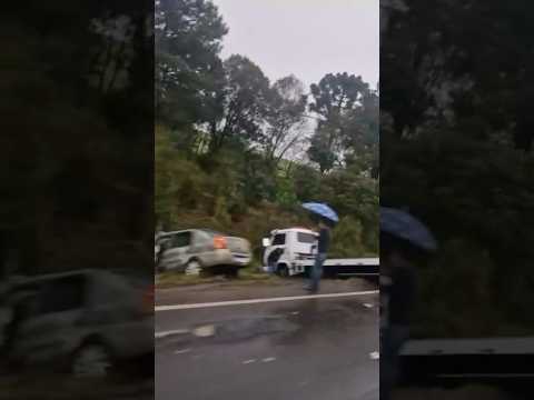 Motorista fica ferido após colisão em Ponte Serrada