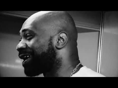 MV BILL e KMILA CDD recebem a placa de 66 MILHÕES de plays em Estilo Vagabundo