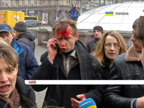 "Чистый Киев" опять пытался разобрать барикады