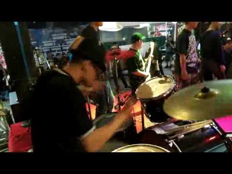 Metroriot - Bakar Amarahmu (Live @Purwokerto Youth Crew)