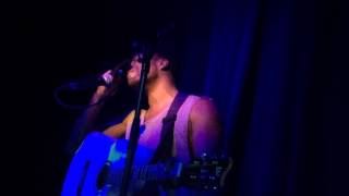 To Love Her - Austin Brown Microphone & Guitar Live in Paris
