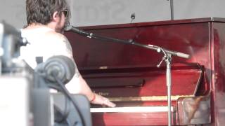 Ed Harcourt - Apple Of My Eye (Live at Village Green Festival, Chalkwell, Southend 13/07/2013)