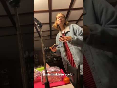 @jaze.oficial  molestando a su novia 😂😂