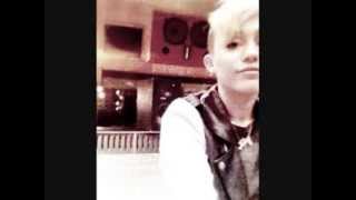 Miley Cyrus - SMS (Bangerz) Ft. Britney Spears (Picture Video)