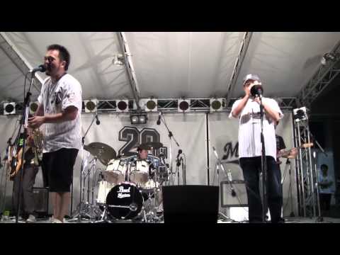 110917-マリン正面ステージ(マリーンズ応援団)