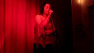 Prita Grealy sings &#39;Get out of your own way&#39; Live at Klang Klub, Berlin