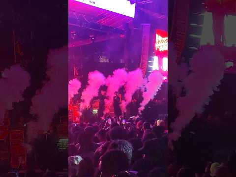 Orochi ao vivo " Hino dos mlk" no Natal trap.