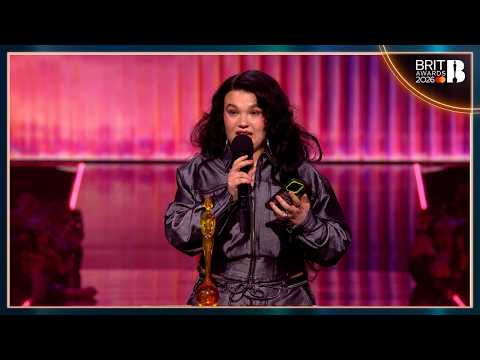 Lola Young's powerful acceptance speech for her Breakthrough Artist award | The BRIT Awards 2026