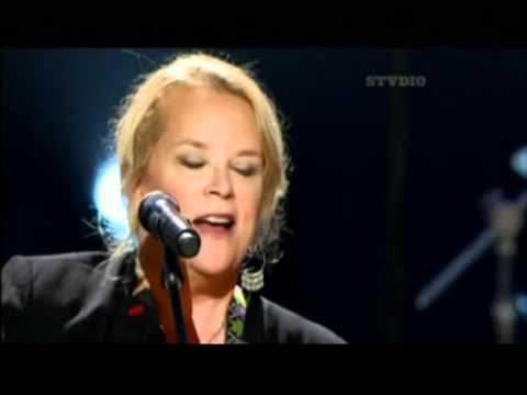 Mary Chapin Carpenter - He Thinks He'll Keep Her