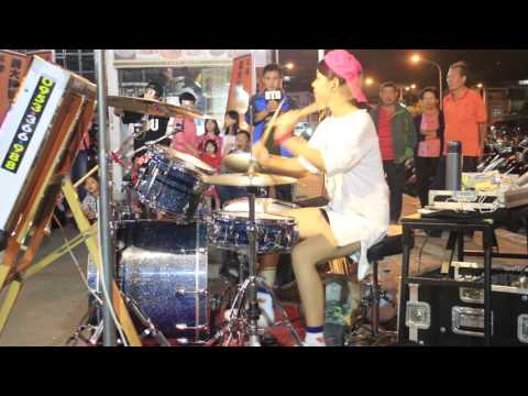 2015.10.18 經貿夜市 侑真……