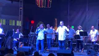 La Salsa se hizo pa Bailar / Charlie Aponte