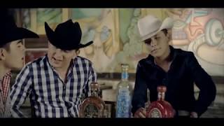 Los Plebes Del Rancho De Ariel Camacho - No Pasa de Moda ft  Christian Nodal [Video Official]