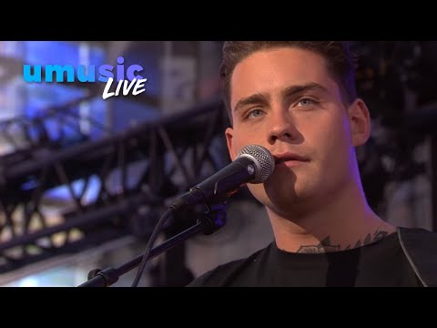 Douwe Bob - Pass It On | Live bij Nederland Helpt Sint Maarten (2017)