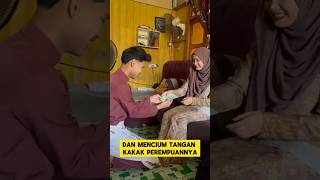 Download lagu momen lucu ketika adik minta maaf lebaran sama kakaknya ‼️‼️ #ngakak #lucu #lebaran #adik #kakak mp3