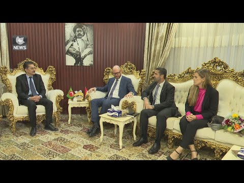بەڤیدیۆ.. وەفدێکی بەریتانیا سەردانی ماڵی مەحمود حەفید زادە نەوەی شیخ مەحمود یەکەم مەلیکی کوردستان دەکات