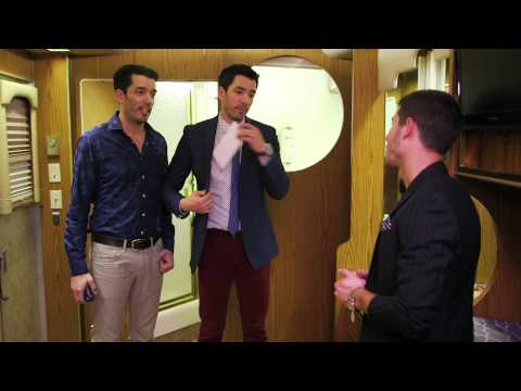 The Property Brothers Try to Sell Nick Jonas a Dressing Room at #iHeartRadio Music Festival