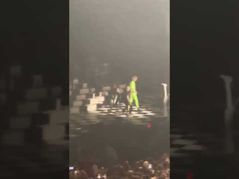 Machine gun Kelly Dublin 2022 funny rules in Dublin council fines I've an umberella