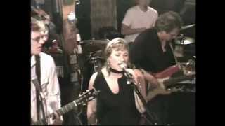 Lucy Woodward - Dumb Girls at Kulak&#39;s Woodshed: Singer Songwriter Music