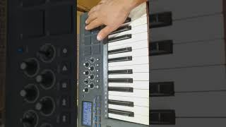 Video thumbnail for M-Audio Axiom 25 Demo by RenegadeSupplies