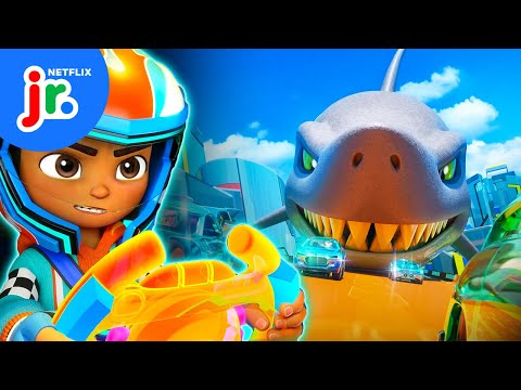 Shark on the Loose in Hot Wheels City! 🦈 Hot Wheels Let's Race | Netflix Jr