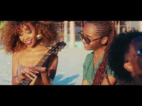 STELLA LYNCHA - C'EST PAS LA FIN DU MONDE (CLIP OFFICIEL)