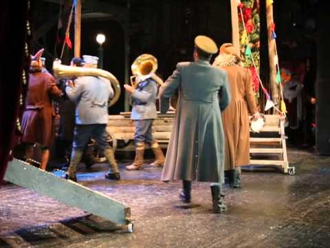 "Iasii in carnaval" (Teatrul National "Vasile Alecsandri").la Cernauti.-2013,