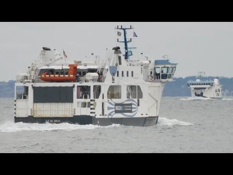 Appareillage de L'ÎLE DE GROIX de Port-Maria en direction de Le Palais.