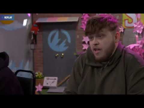 Aaron SNEEZES while taking Mkleo's stock | Ultimate Summit 6