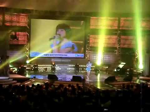 090620 아이유 - Boo (Remix ver.) 짧은 직캠 ("우와 진짜 예쁘다")