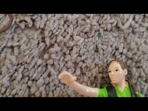 Unboxing and review ing  The  Schleich  Horse trailer