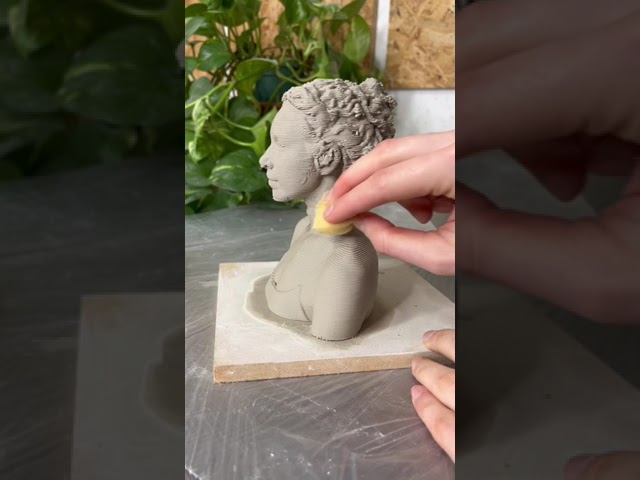 Vídeo relacionado con mydedor Figura 3D personalizada para fotógrafo, figura 3D hecha a mano, estatua de cuerpo completo de arcilla polimérica con mini cámara DSLR, regalo para decoración de escritorio de jubilación de